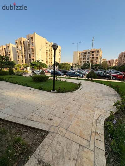 للبيع اميز شقه ارضي بجاردن بمدينه الرحاب 3 غرف نوم