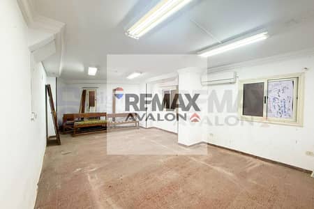Educational center for rent 300 m San Stefano ( steps from the tram )