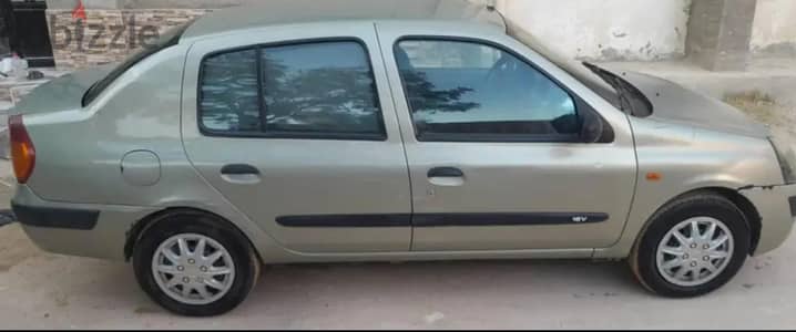 رينو استرا