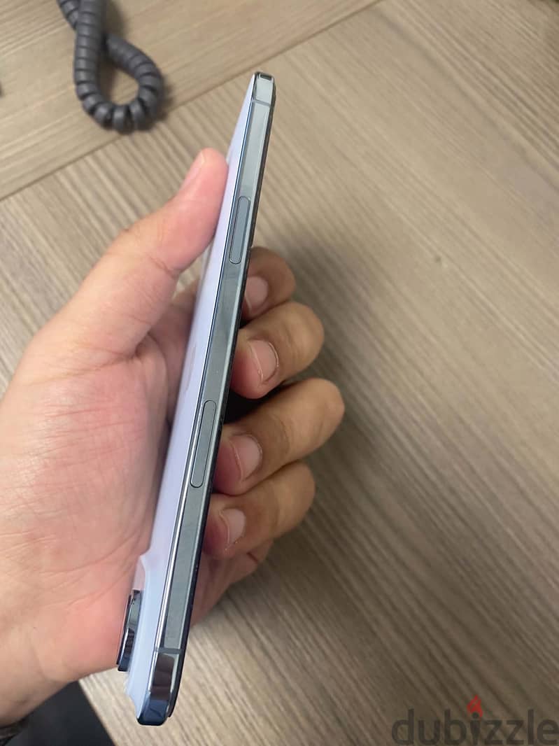 Apple - iPhone 17 Air 6