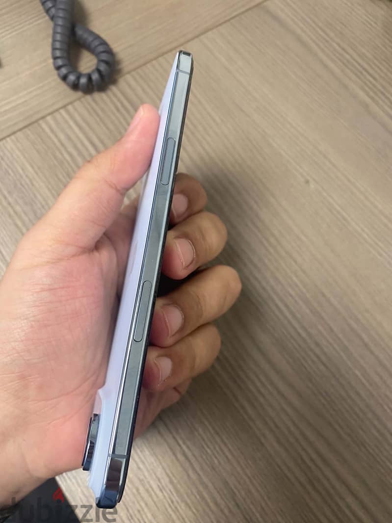 Apple - iPhone 17 Air 7