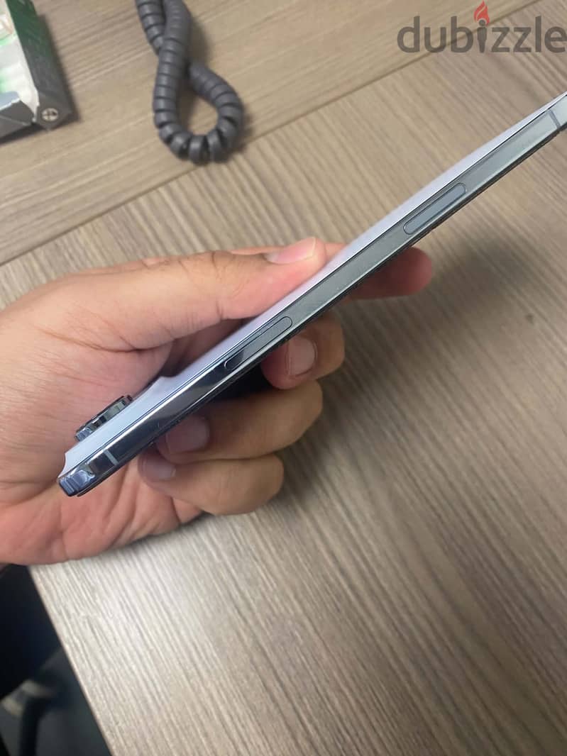 Apple - iPhone 17 Air 11