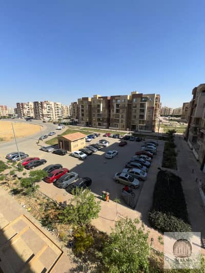 شقة للبيع في دار مصر الاندلس مرحلة ثانية 130 متر دور ثالث 3 غرف و 2 حمام تشطيب مودرن كاملة العدادات بسعر مميز