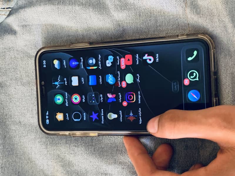 IPhone 11 pro max 4