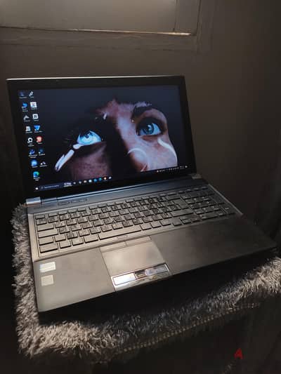لاب توب Toshiba R950 بحالة ممتازة