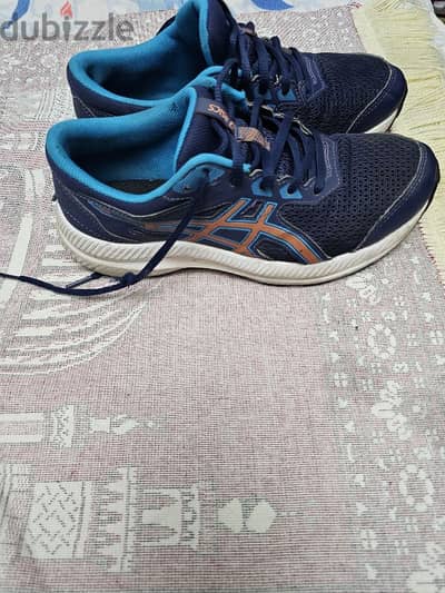 spor shoes under armor