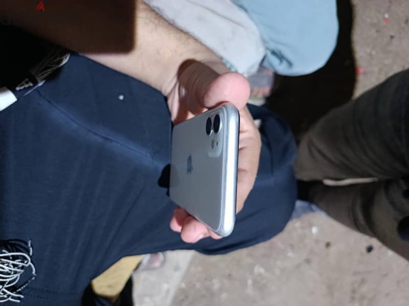 Apple - iPhone 11 5