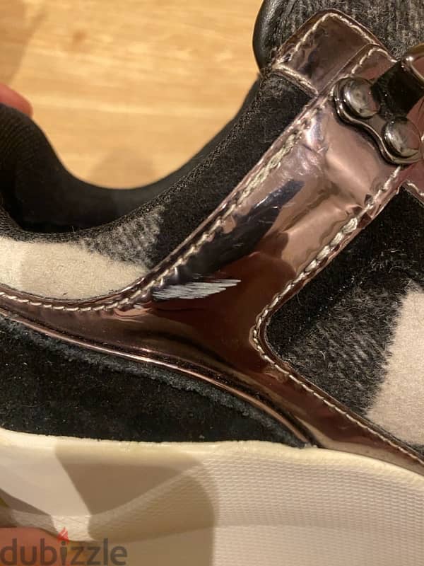 DKNY sneakers 2