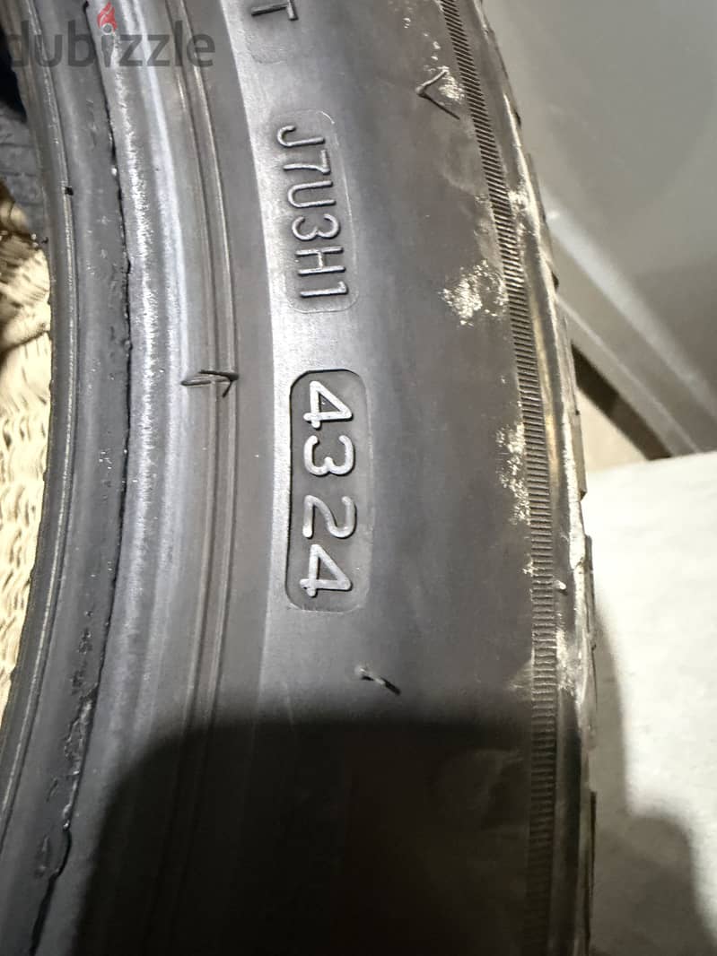 R 18/225/45 Tyre 2