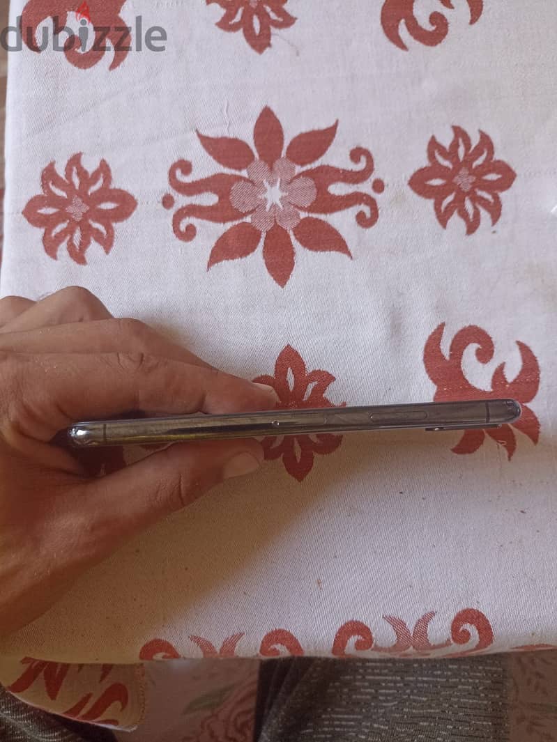 Apple - iPhone X 4