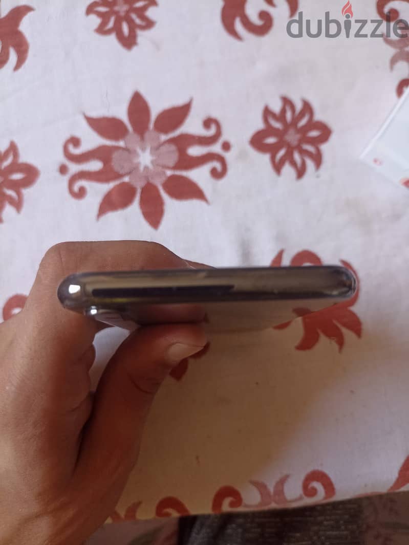 Apple - iPhone X 5