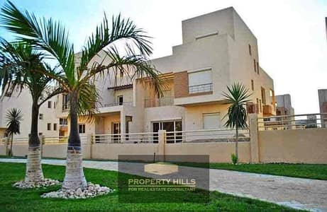 Receive a villa with luxurious finishing and a private swimming pool in the Grand Heights compound at a bargain price next to Mountain View