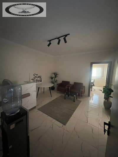 Apartment for rent (suitable for residential or administrative use), equipped with air conditioning and office furniture. Located in the Fifth Settlem