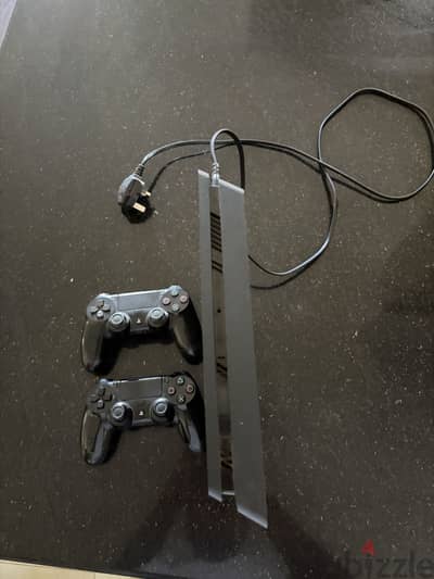 Ps4 slim 1TB