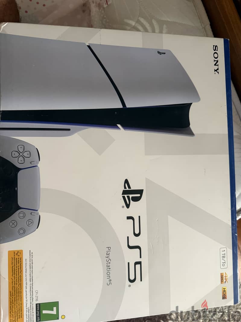 Ps5 slim 1 TB with an extra controller (original with case) 3