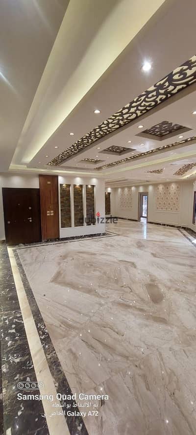 Apartment for rent: Entire floor in South Al-Akadimiya, first-class living space with kitchen and ultra-luxury air conditioning units