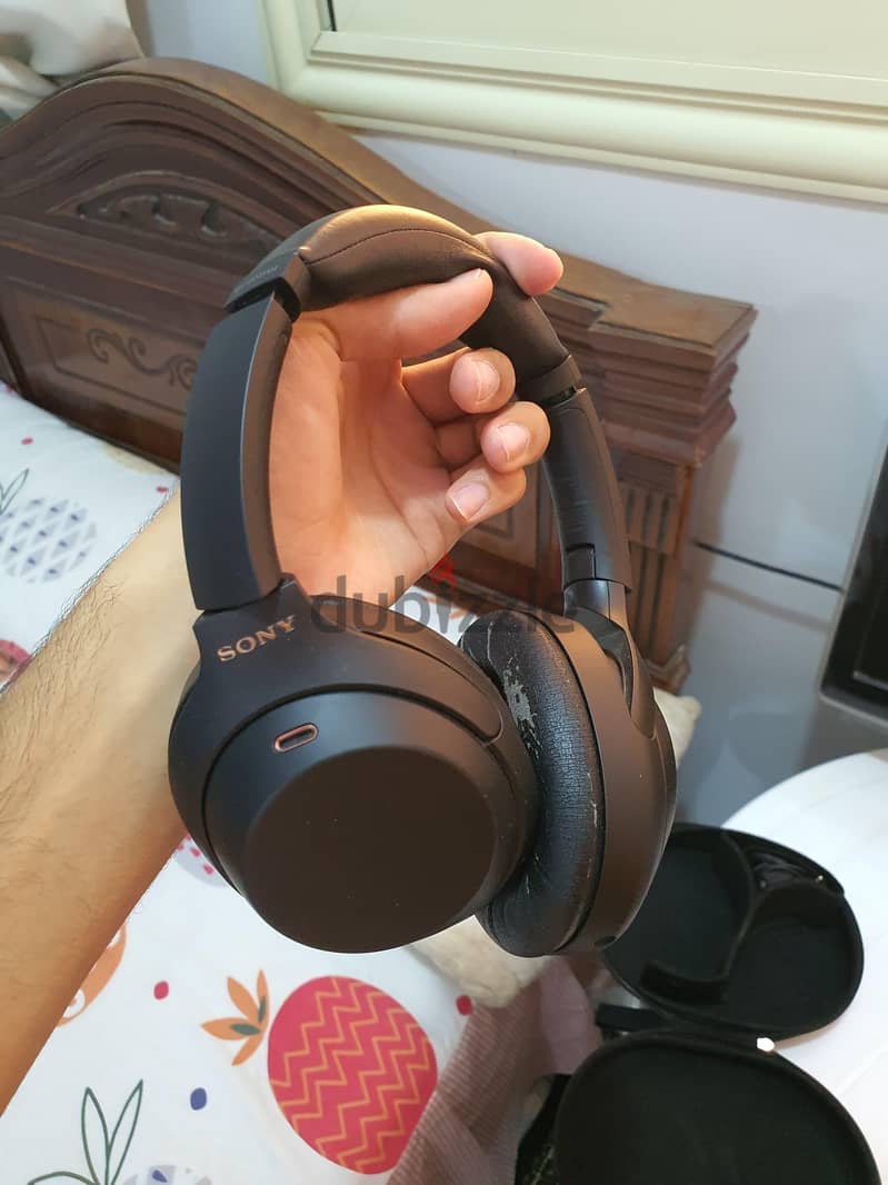 Sony WH-1000XM4 3