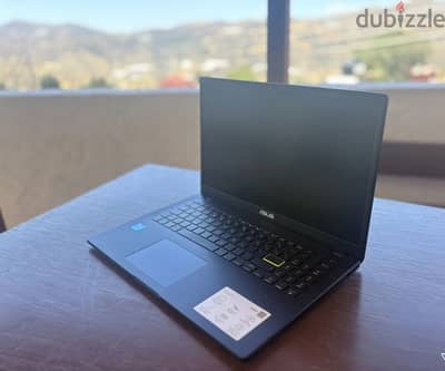 لسة جديد الجيل العاشر لاب توب اسوس ASUS Vivobook يعمل بصورة جيدة