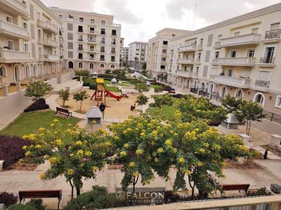 شقة مميزة بخصم 25% داخل Hyde Park، بإطلالة ساحرة على البحيرة والحدائق، في موقع استراتيجي بالقرب من شارع التسعين والدائري، ودقائق من AUC.