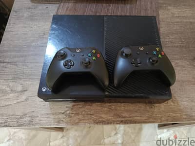 Xbox One Fat 500GB + 2 Controllers + Games