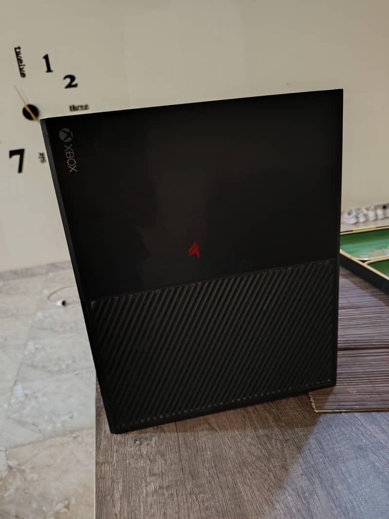 Xbox One Fat 500GB + 2 Controllers + Games 2