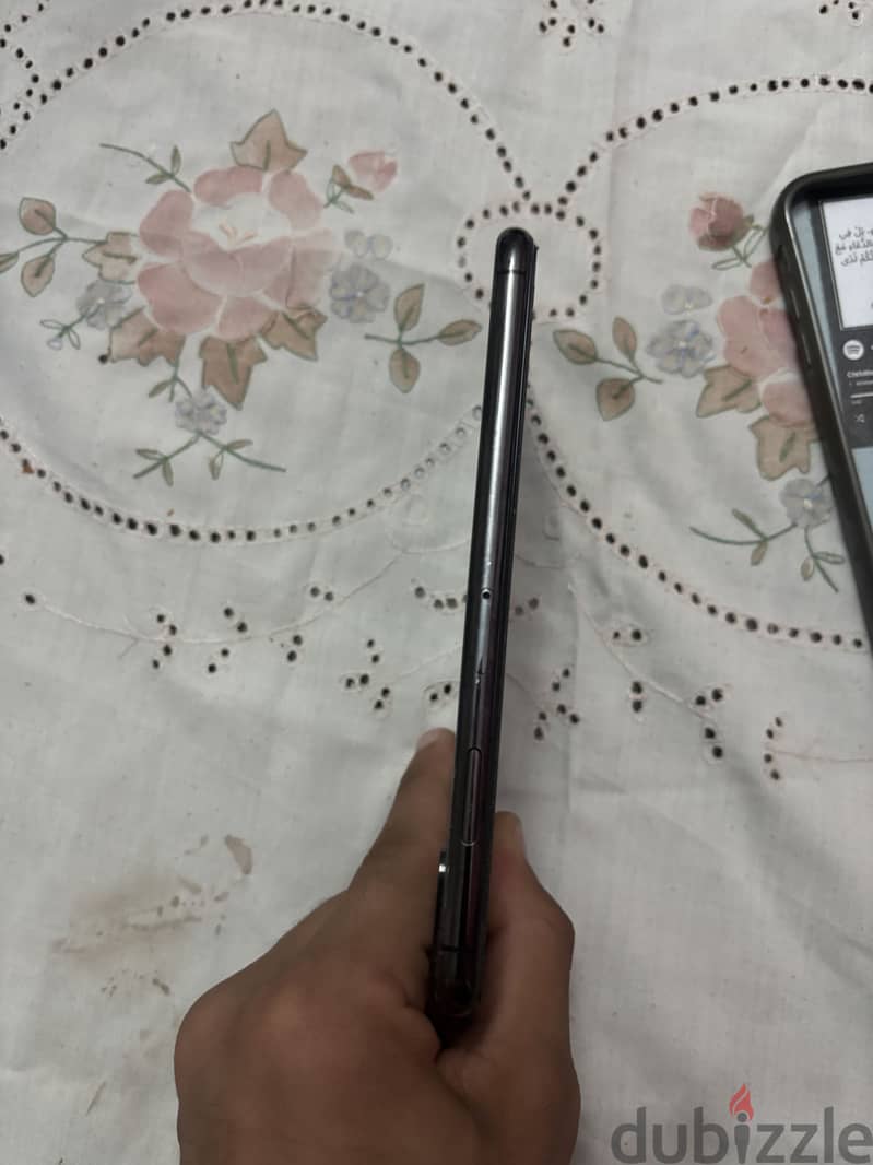 Apple - iPhone XS Max 3