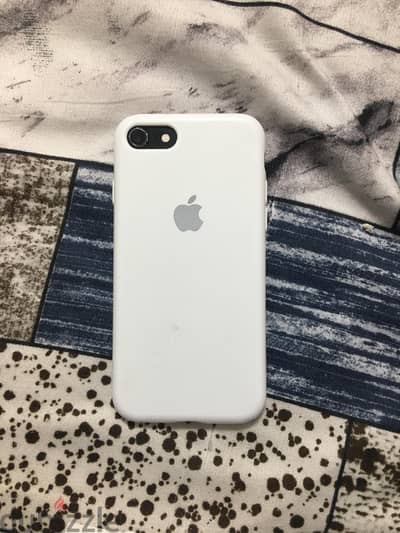 iPhone SE 2 ايفون