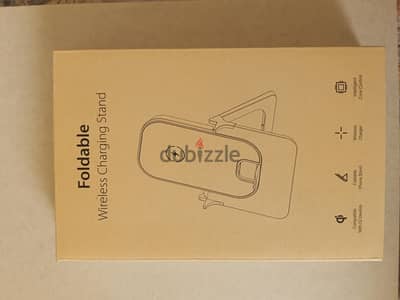 Foldable wireless charging stand