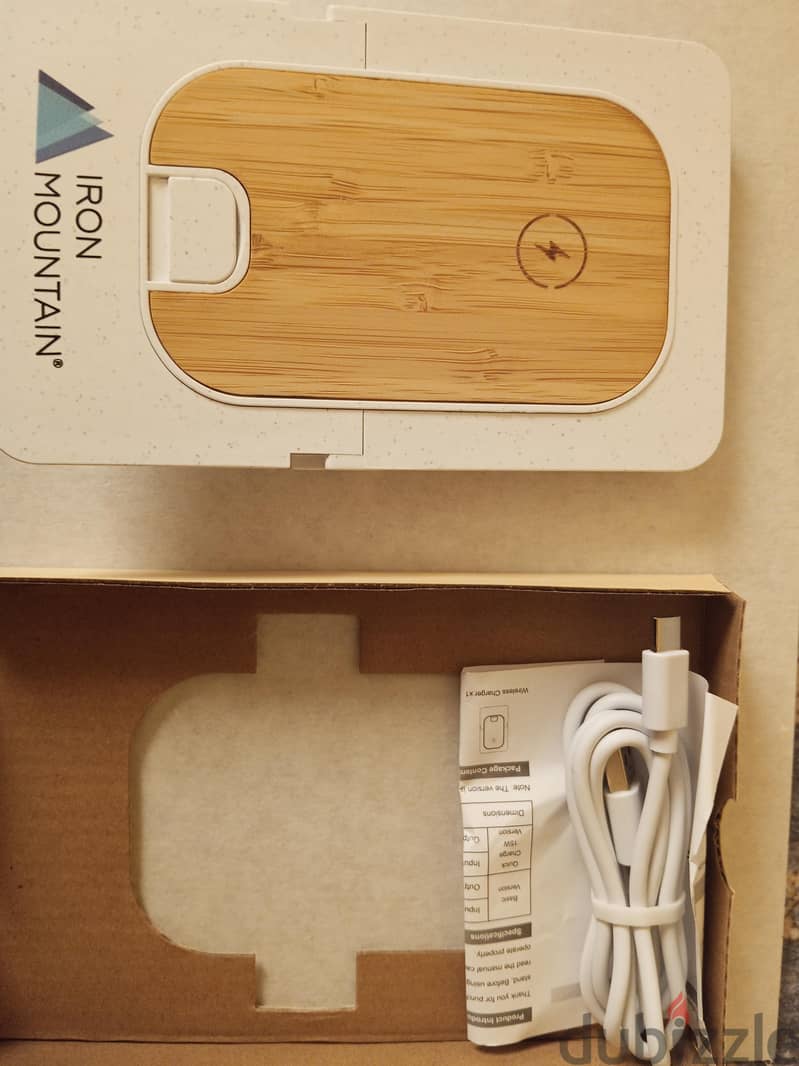 Foldable wireless charging stand 3