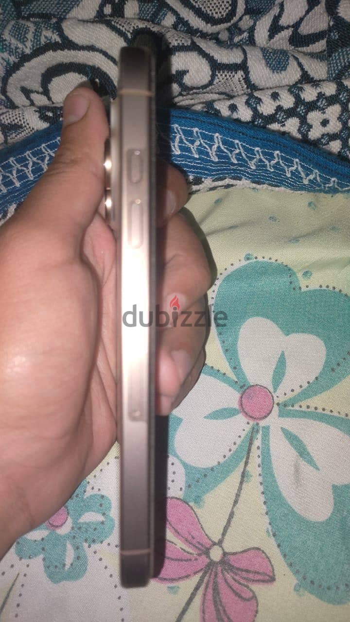 Apple - iPhone 16 Pro 2