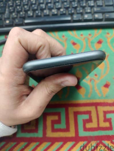 آبل - آيفون 11 (١٢٨ جيجا) بحالة ممتازة بالكرتونة
