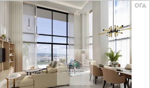 Duplex/Loft for sale in Z Compound, 205m², Westbound, at a very attractive price. Prime location, excellent price for a quick sale.
