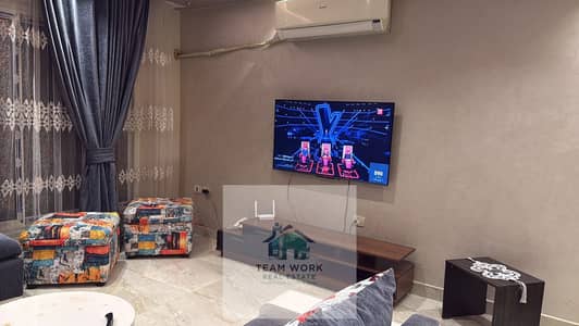 شقة للايجار مفروش ومكيفة بالكامل بكمبوند جنة 1 موقع مميز سوبر لوكس Fully furnished and air-conditioned apartment for rent in Jannah 1 Compound, prime