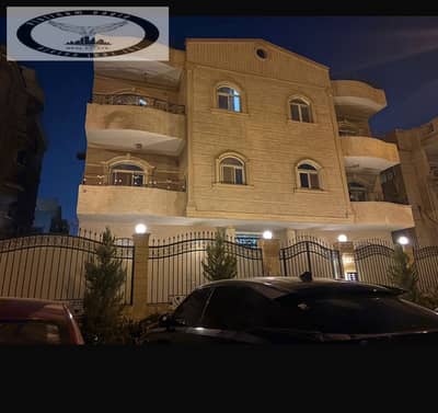 Furnished apartment for sale in First Settlement (Al-Yasmeen), near Sadat Axis. Ultra-super-lux finish.
