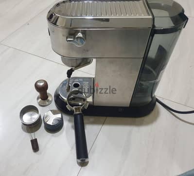 مكينه قهوه ديلونجى دديكا coffee machine