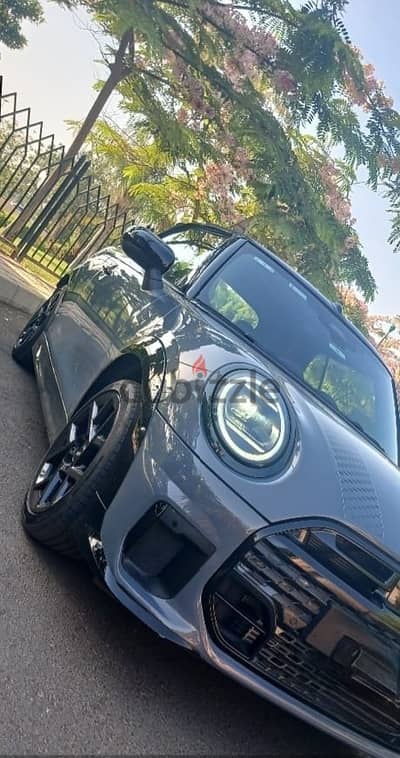 Mini Cooper Cabrio JCW 2026 – حالة مميزة جدًا
