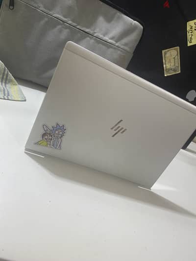 لابتوب Hp  معاه شاحنه الاصلي  ١٦جيجا رام ٢٥٦هارد