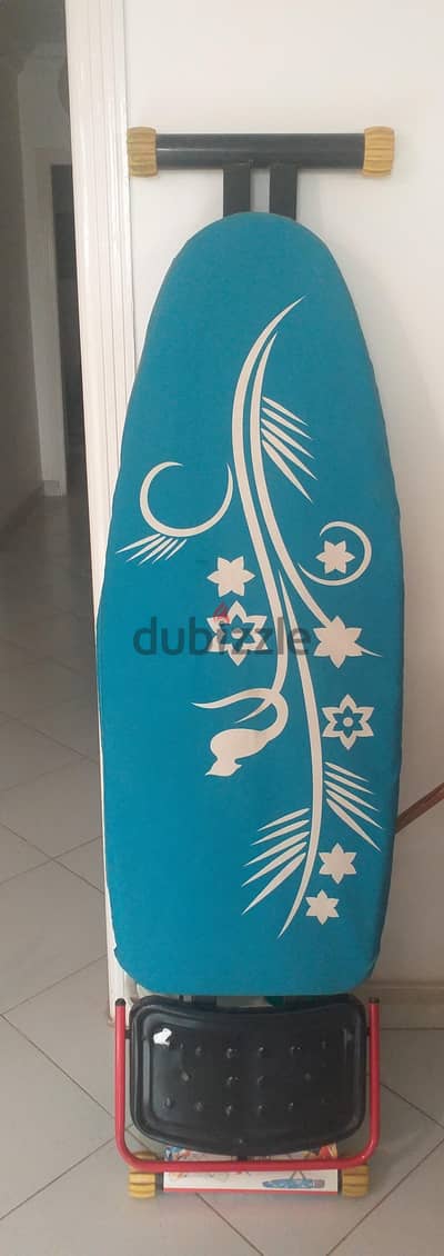 طرابيزة مكواة استعمال خفيف جدا