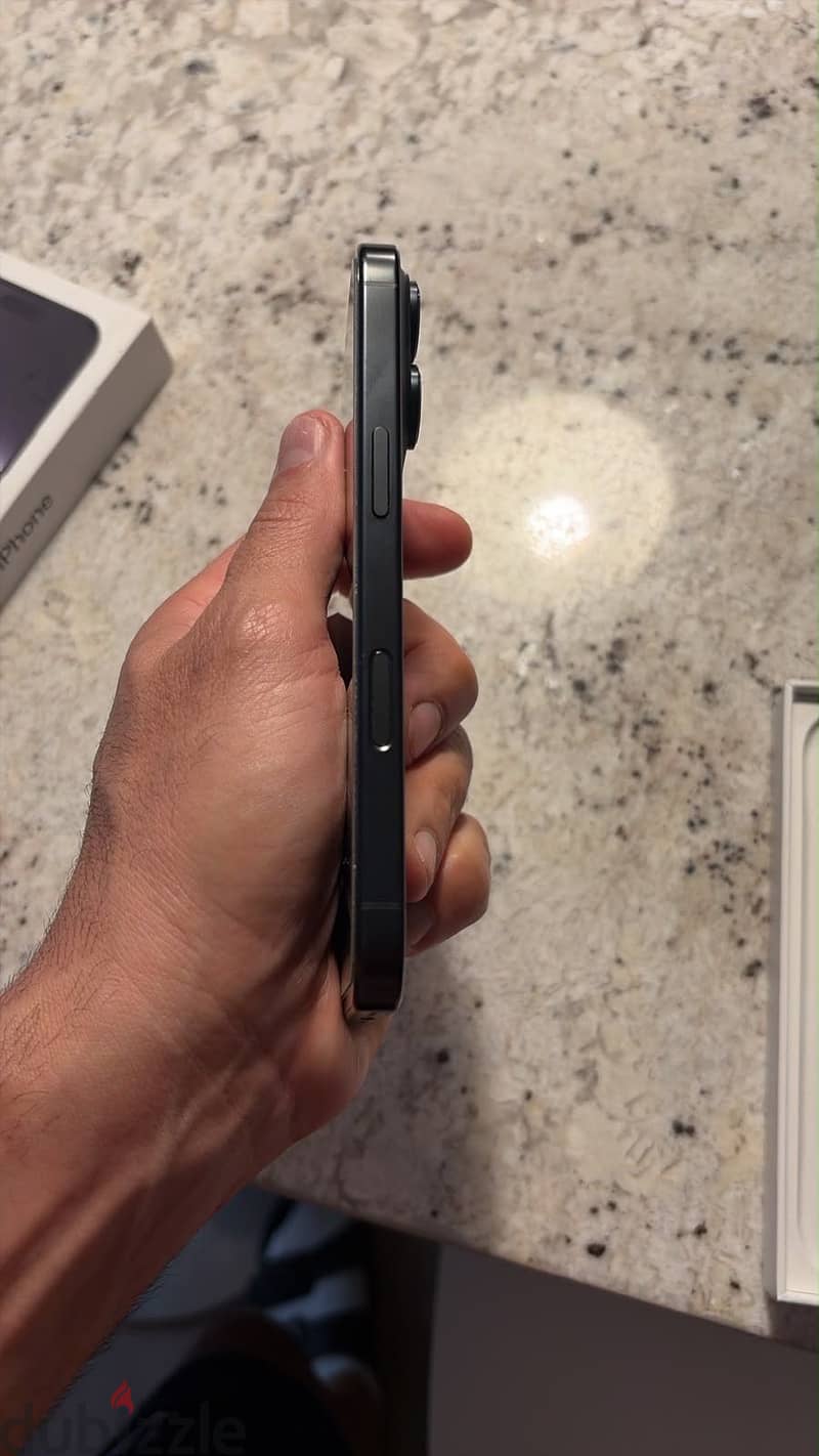 آبل - آيفون 16 برو 2