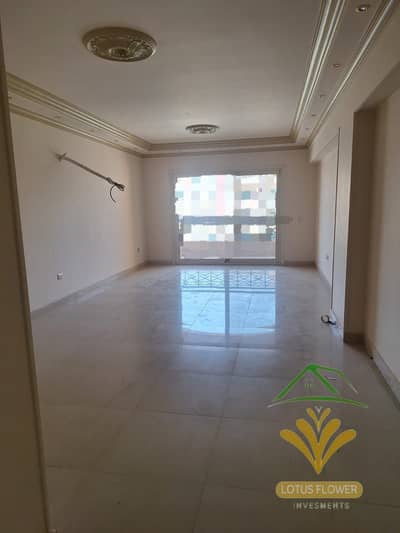 Apartment for rent in front of the southern lotus near Main Southern Teseen Street