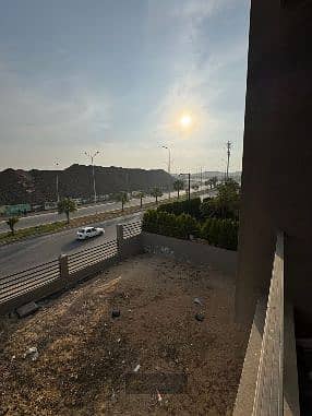  تاون هاوس كورنر للبيع في إيتابا – نيو زايد | 275م أرض | 306م مباني | 4 غرف + ناني | 4 حمامات | خصوصية ومساحات خارجية مميزة | كاش فقط 16,000,000 ج