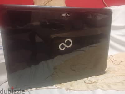 لاب توب فوجيتسو للبيع