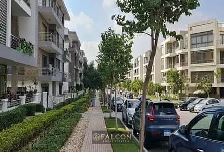 شقه للبيع دقايق لمدينه نصر و مصر الجديده فى كمبوند تاج سيتى فيو مميز بخصم 50 %