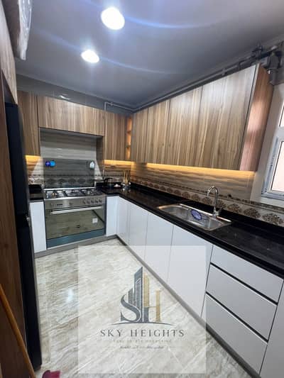 Furnished apartment for rent in the new Phase 7 of Al Rehab 2. Fully finished to a high standard with modern furniture. 131 sq m, 3 bedrooms and 2 bat