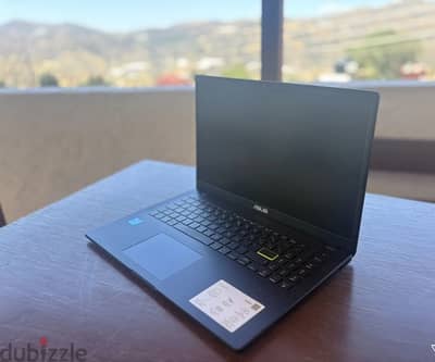 لسة جديد الجيل العاشر لاب توب اسوس ASUS Vivobook يعمل بصورة جيدة