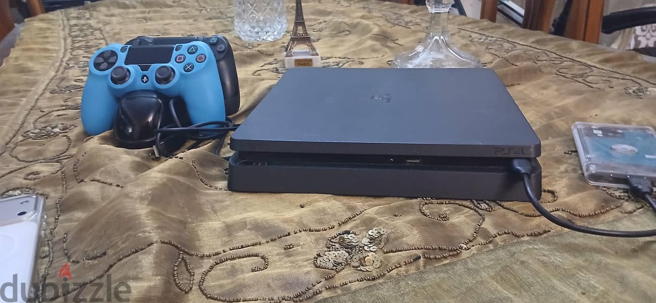 ps4 slim 1tb Good condition 2