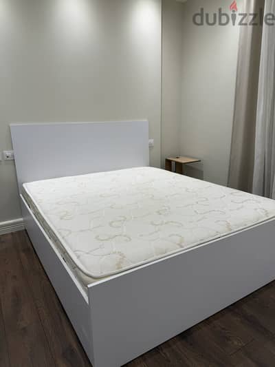 NOT USED BED 160cm