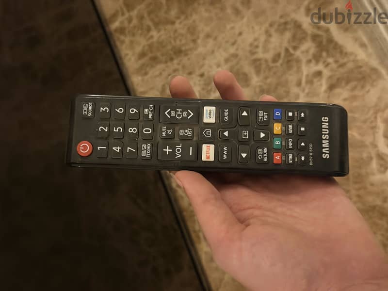 Samsung Smart TV Screen 32” 2