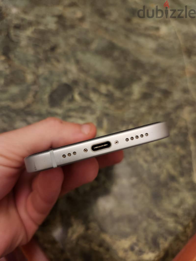 Apple - iPhone 15 4