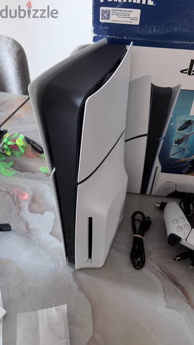 PS5 SLIM CD 1TB كسر زيرو وارد السعودية